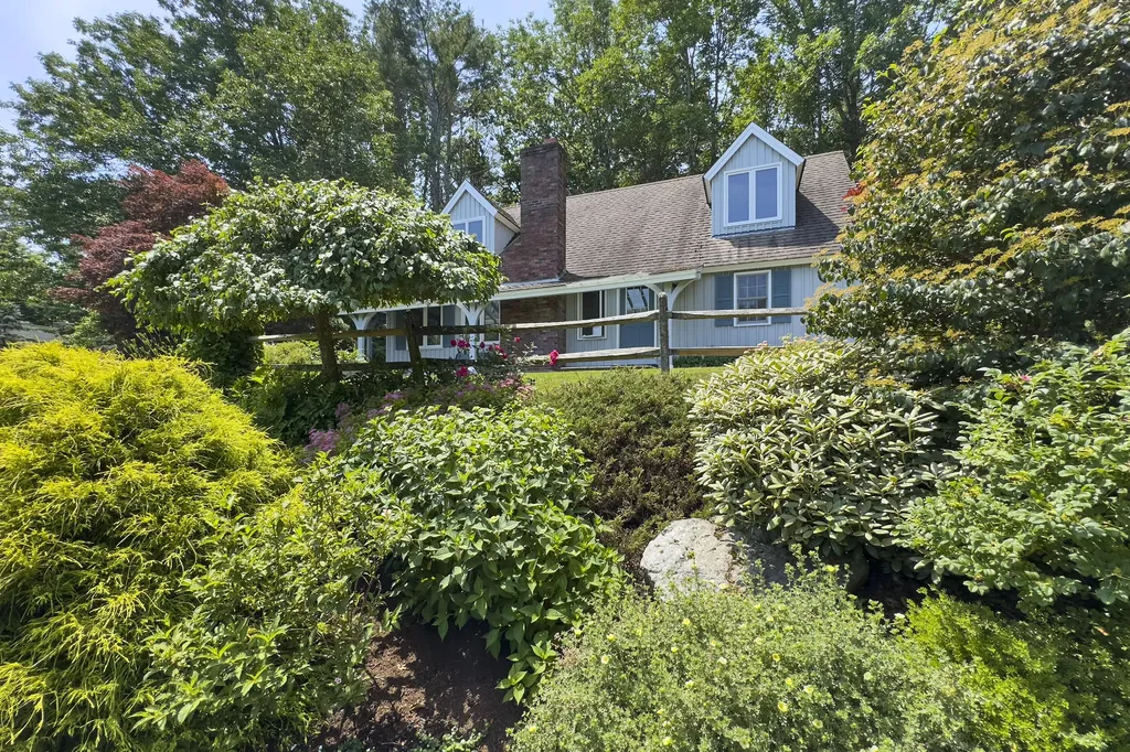12 Deans Way Rockport ME 04856
