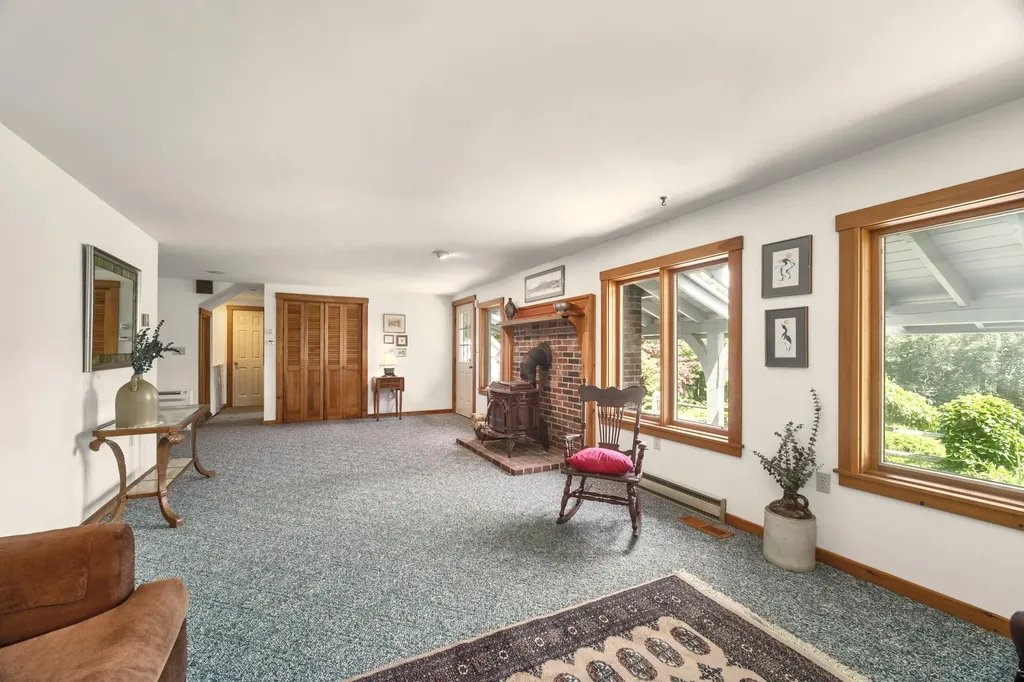 12 Deans Way Rockport ME 04856