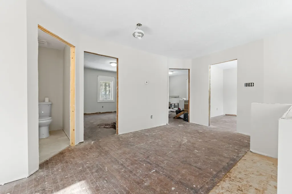 27 Bear Paw Lane Livermore ME 04253