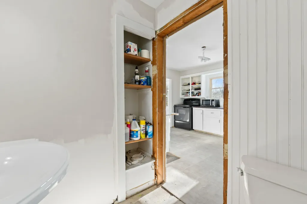 27 Bear Paw Lane Livermore ME 04253