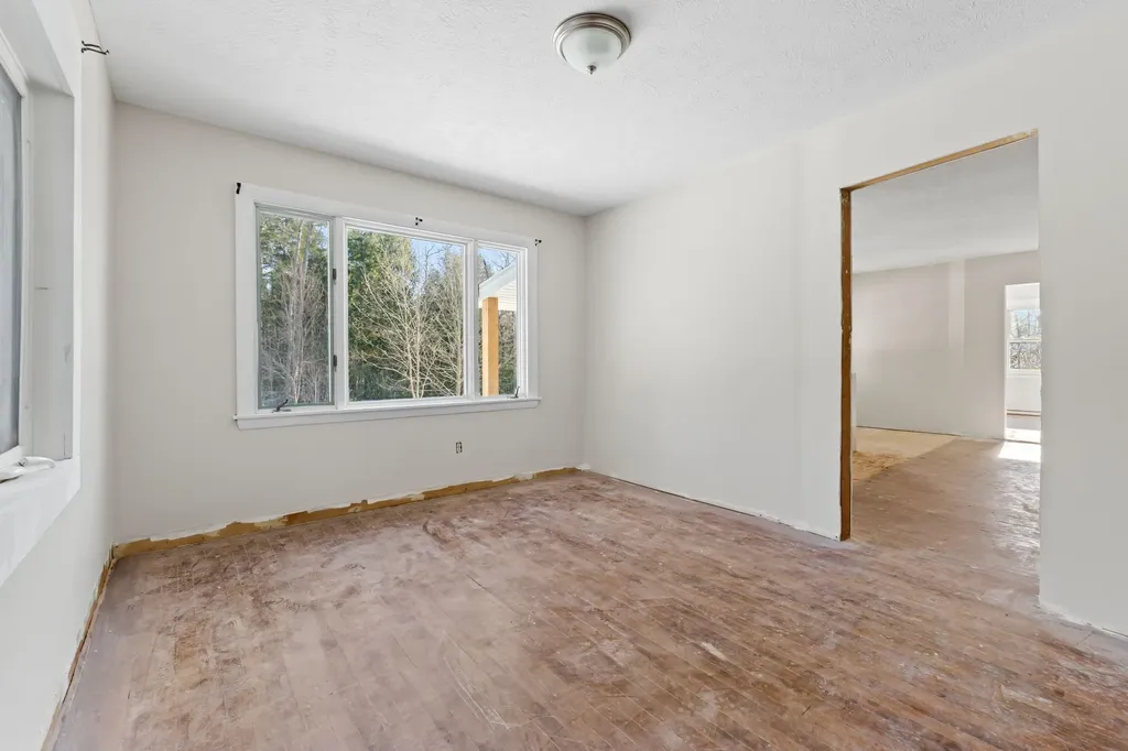 27 Bear Paw Lane Livermore ME 04253