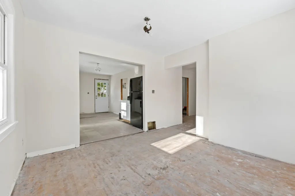 27 Bear Paw Lane Livermore ME 04253