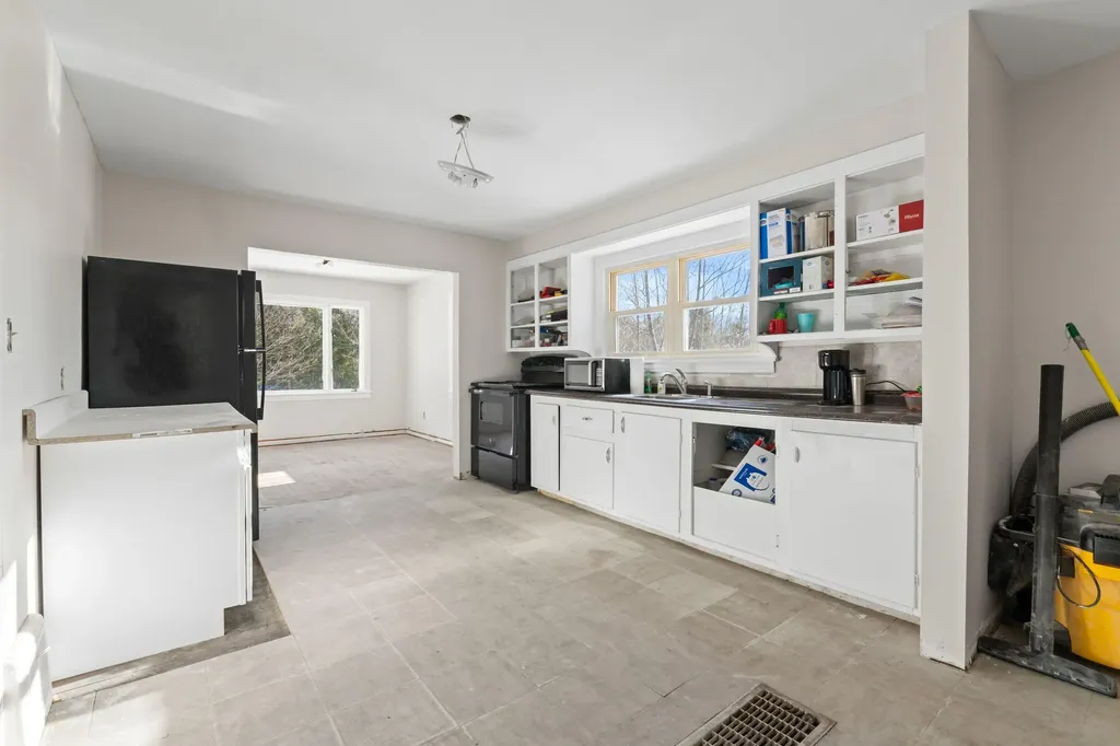 27 Bear Paw Lane Livermore ME 04253