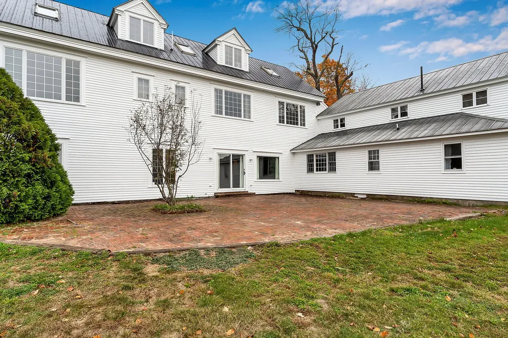 129 Perry Hill Road Sweden ME 04040
