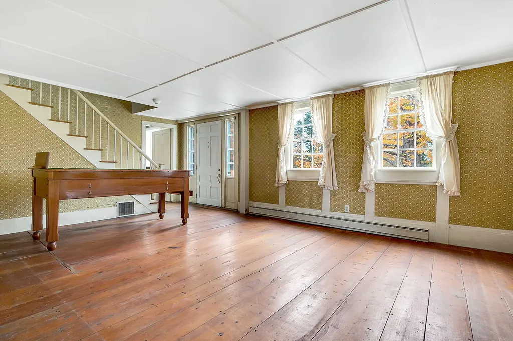129 Perry Hill Road Sweden ME 04040