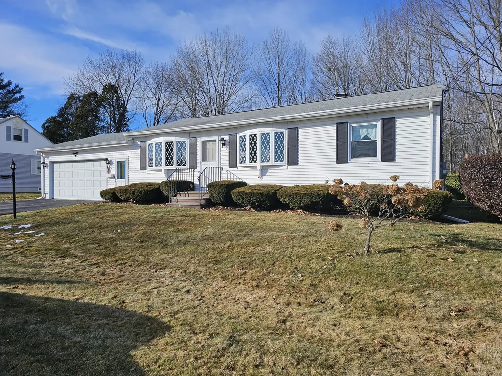 14 Jeannette Avenue Lewiston ME 04240