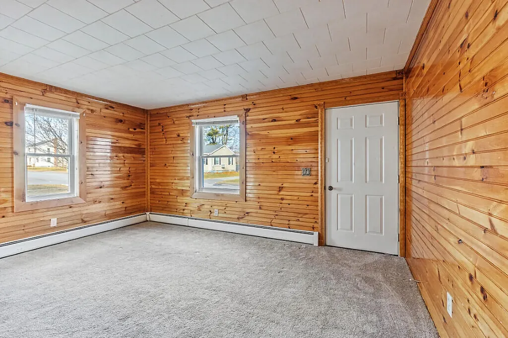 16 Brookside Avenue Augusta ME 04330