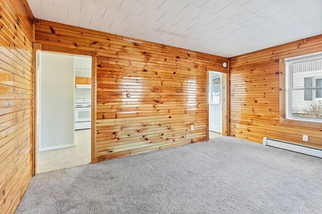 16 Brookside Avenue Augusta ME 04330
