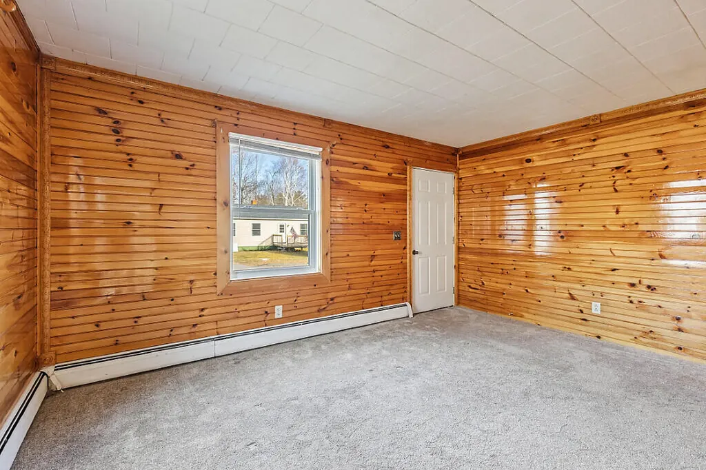 16 Brookside Avenue Augusta ME 04330