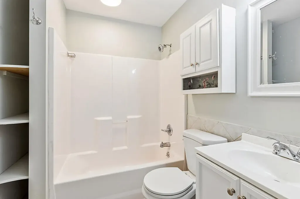 16 Brookside Avenue Augusta ME 04330