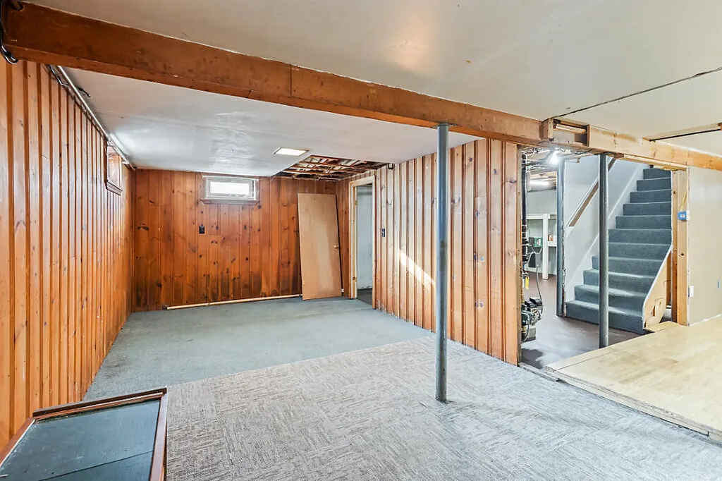 16 Brookside Avenue Augusta ME 04330