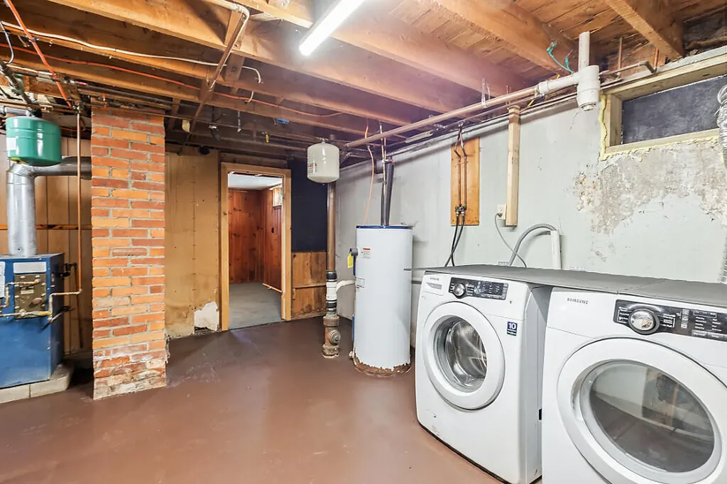 16 Brookside Avenue Augusta ME 04330