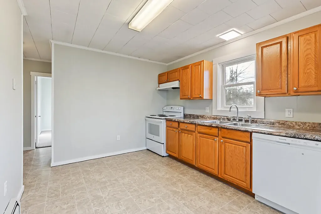 16 Brookside Avenue Augusta ME 04330