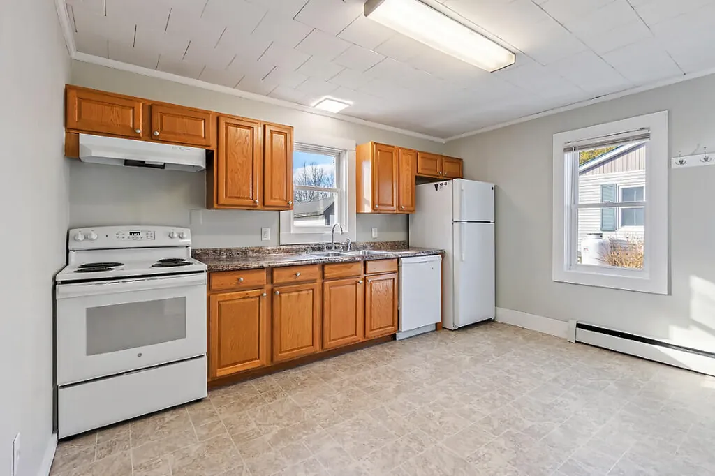 16 Brookside Avenue Augusta ME 04330