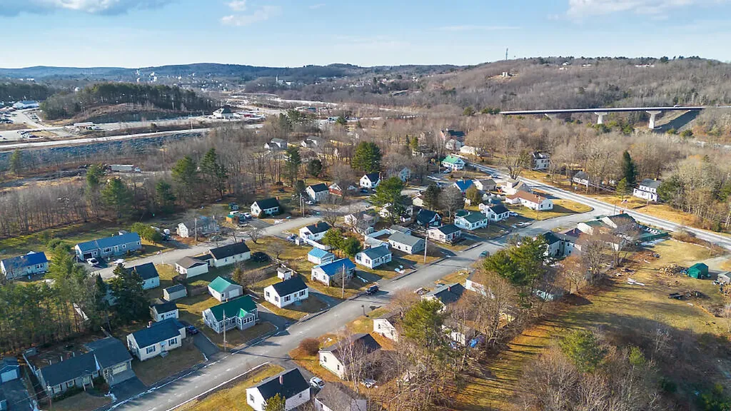 16 Brookside Avenue Augusta ME 04330