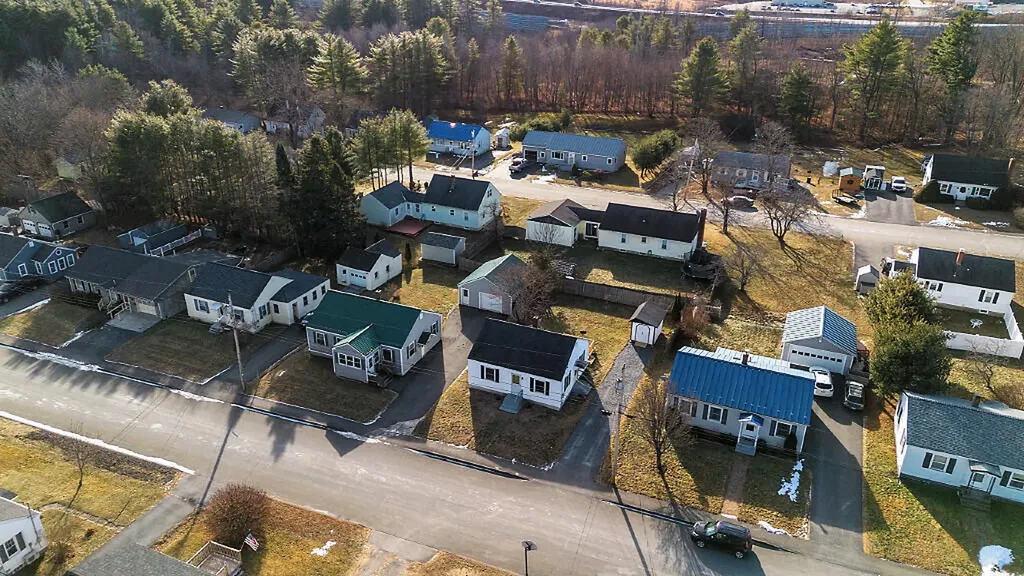 16 Brookside Avenue Augusta ME 04330