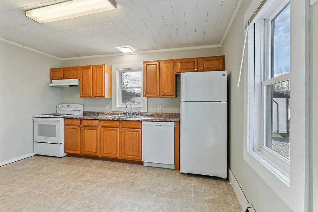 16 Brookside Avenue Augusta ME 04330