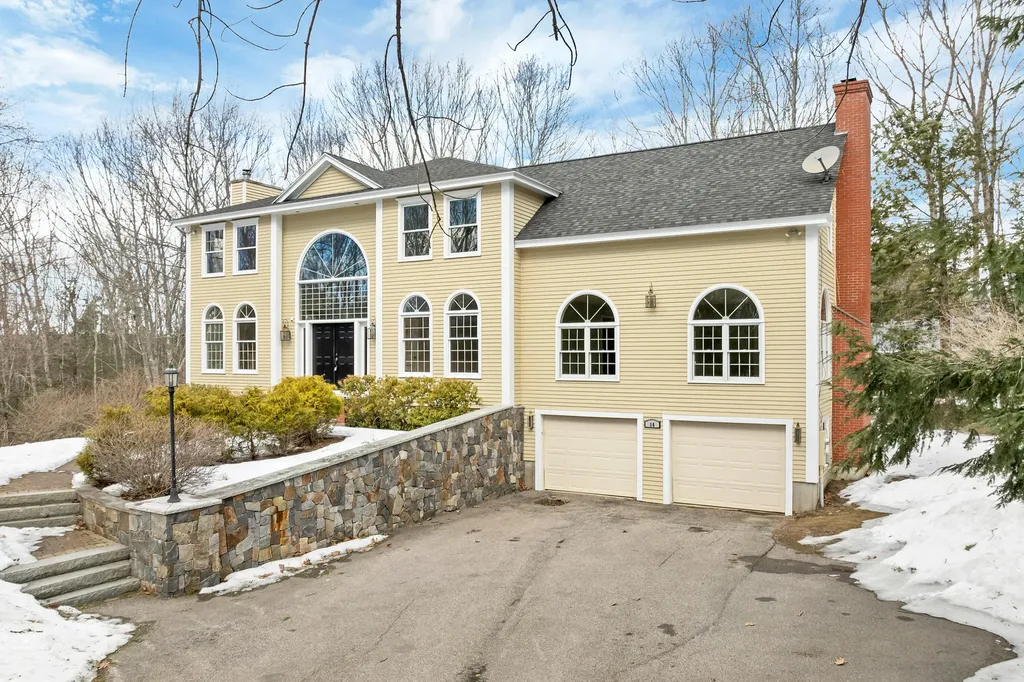 14 Payneton Hill Road York ME 03909