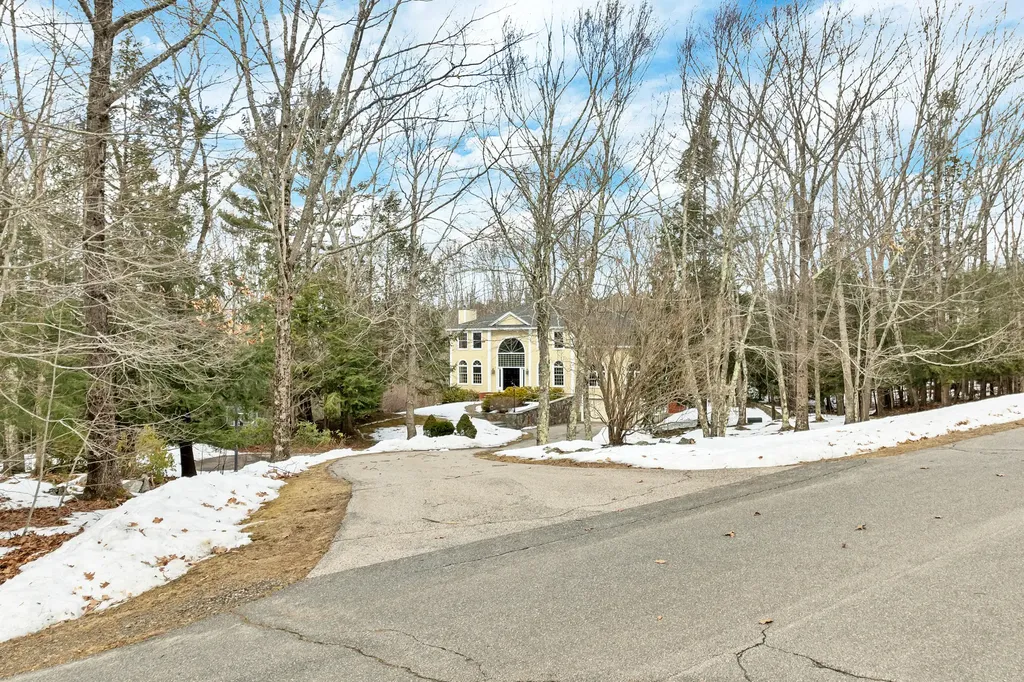 14 Payneton Hill Road York ME 03909