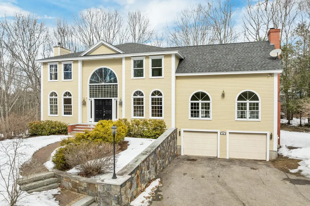 14 Payneton Hill Road York ME 03909