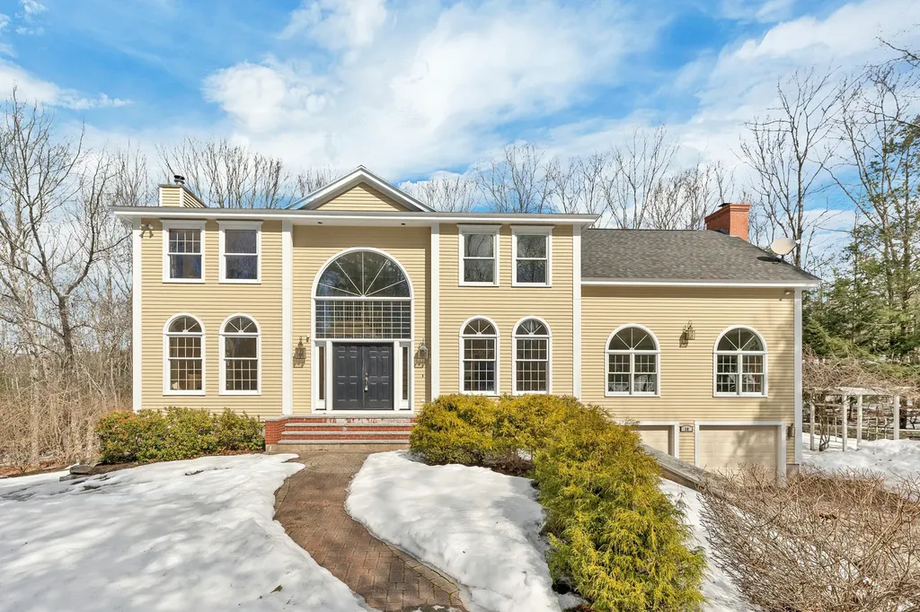 14 Payneton Hill Road York ME 03909