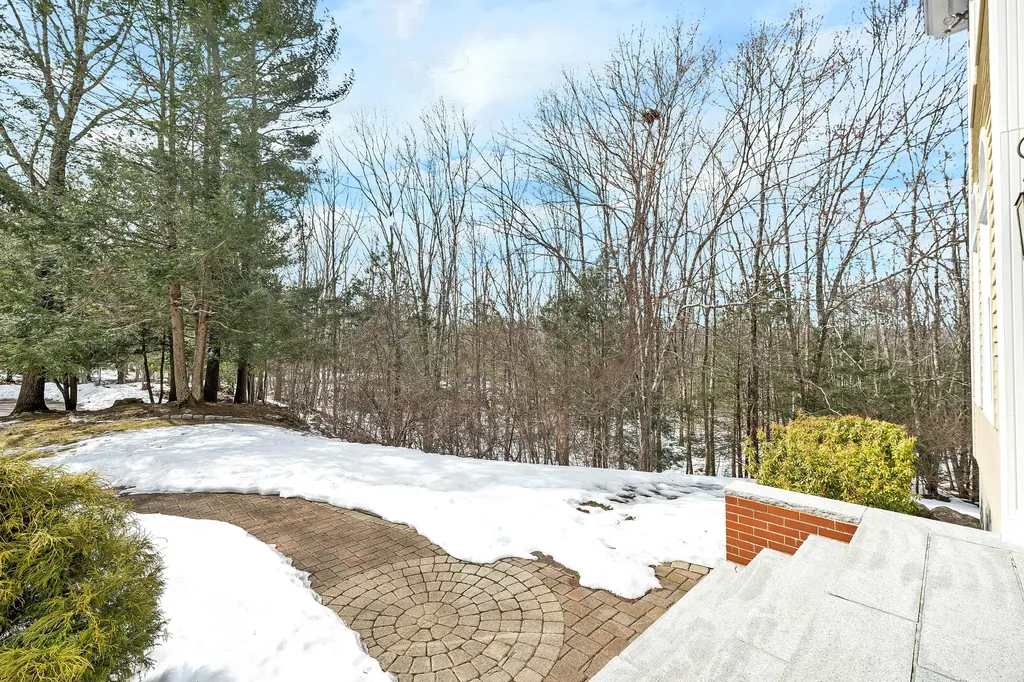 14 Payneton Hill Road York ME 03909