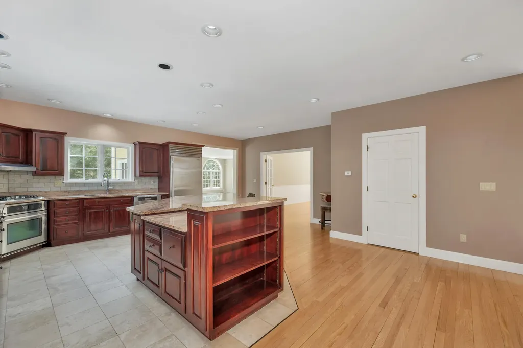 14 Payneton Hill Road York ME 03909