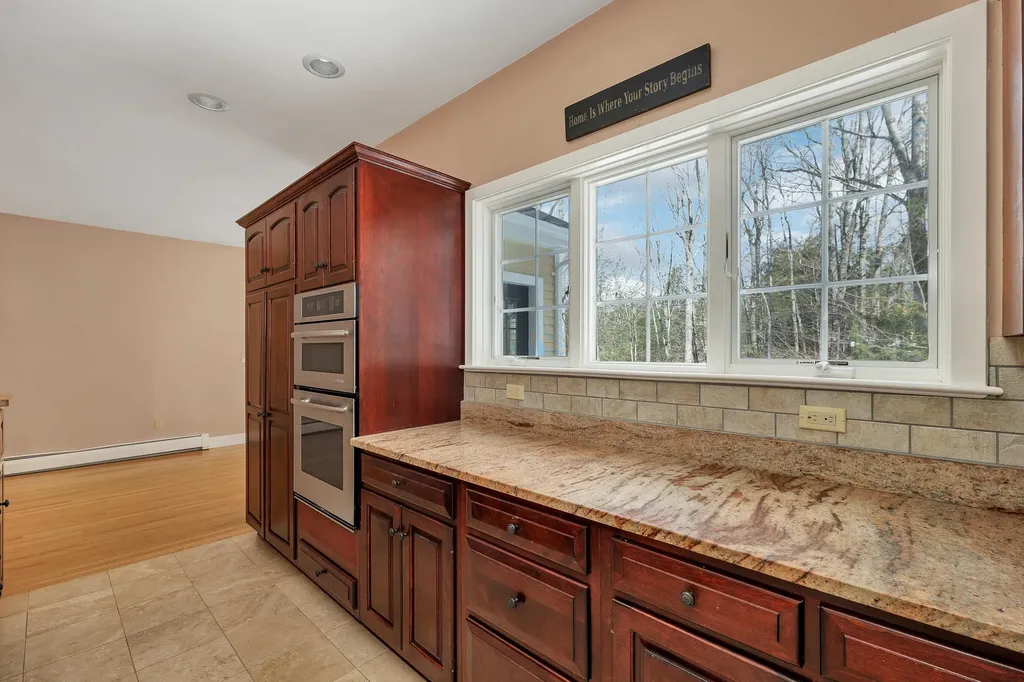 14 Payneton Hill Road York ME 03909