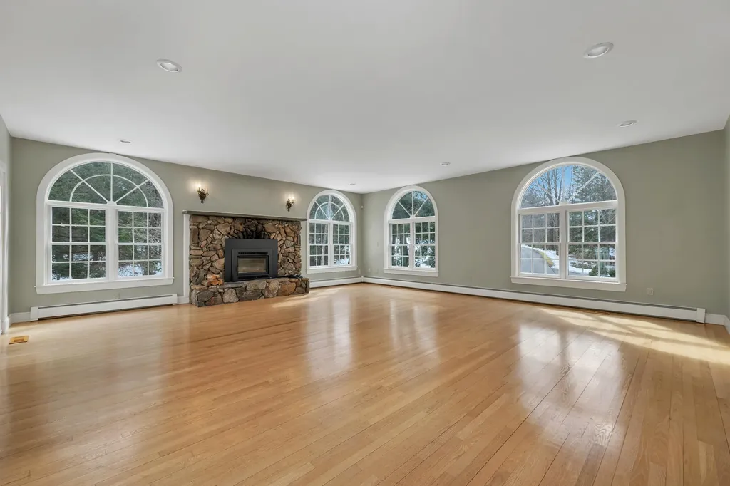 14 Payneton Hill Road York ME 03909
