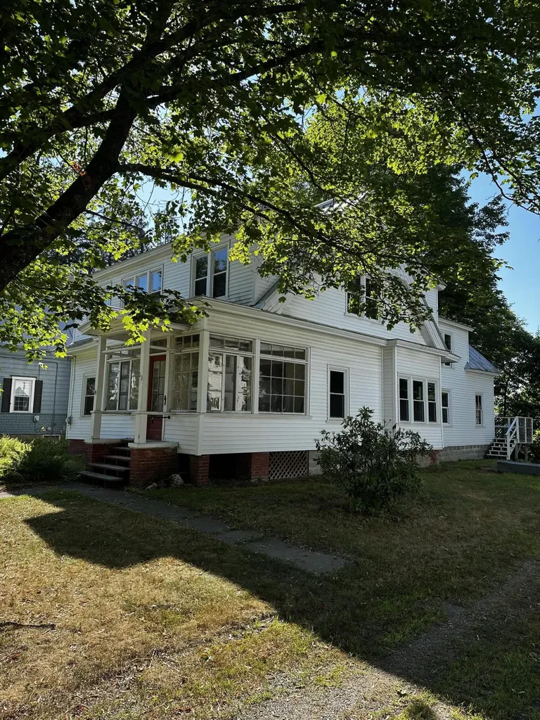 13 Maple Street Skowhegan ME 04976
