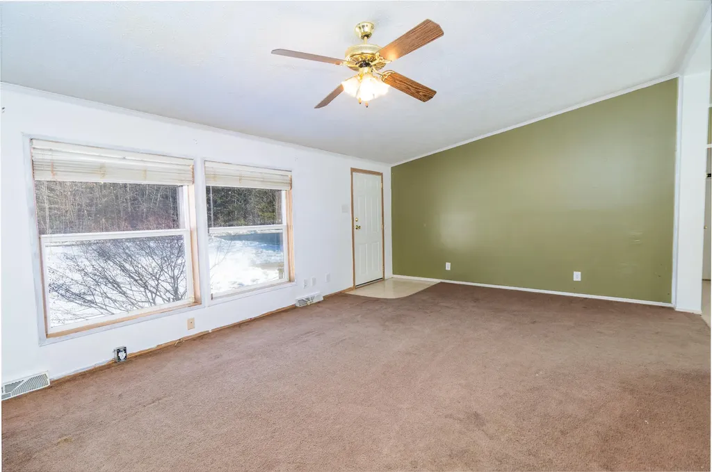 64 Beechnut Ridge Lane Bowdoinham ME 04008