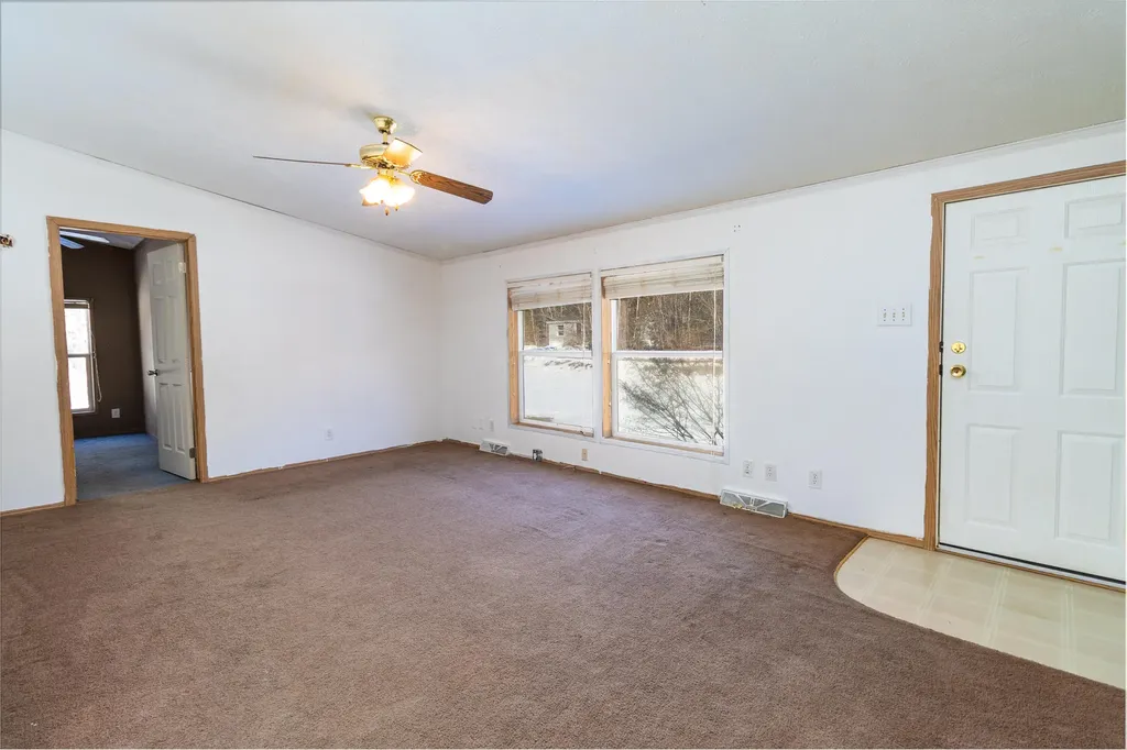 64 Beechnut Ridge Lane Bowdoinham ME 04008
