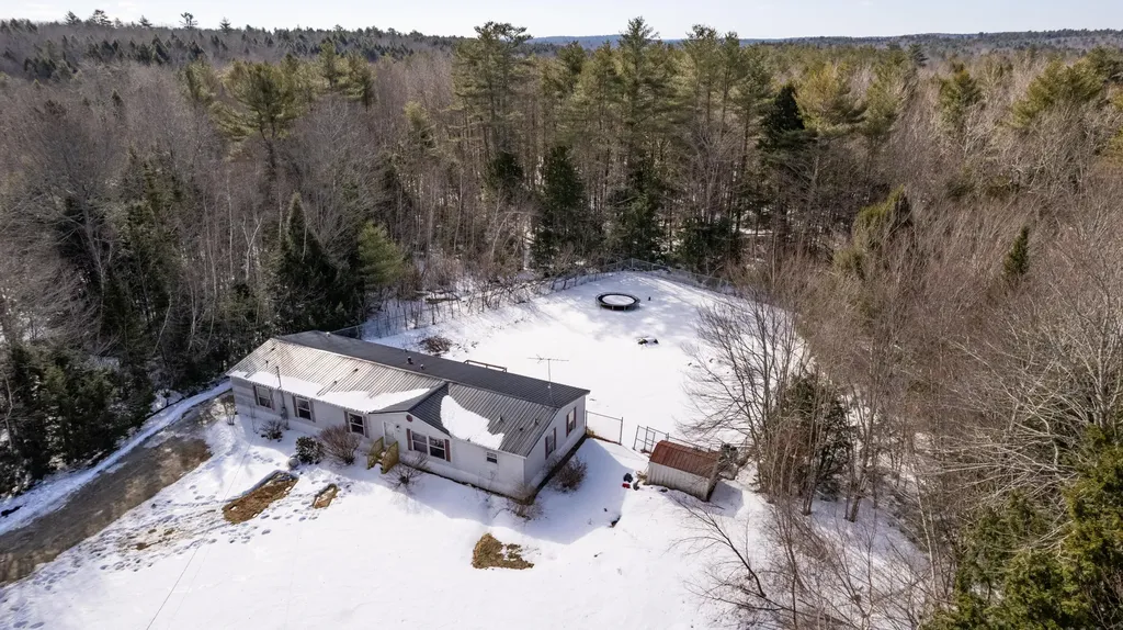 64 Beechnut Ridge Lane Bowdoinham ME 04008