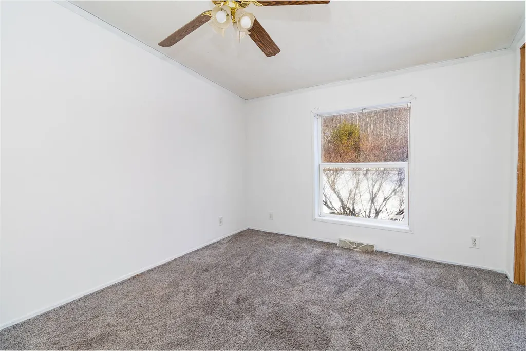 64 Beechnut Ridge Lane Bowdoinham ME 04008