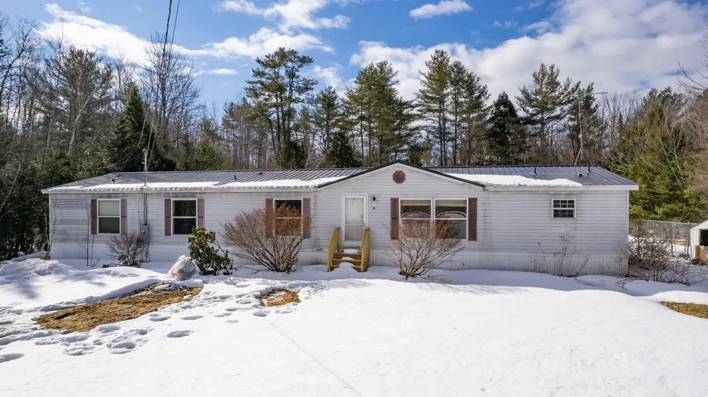 64 Beechnut Ridge Lane Bowdoinham ME 04008