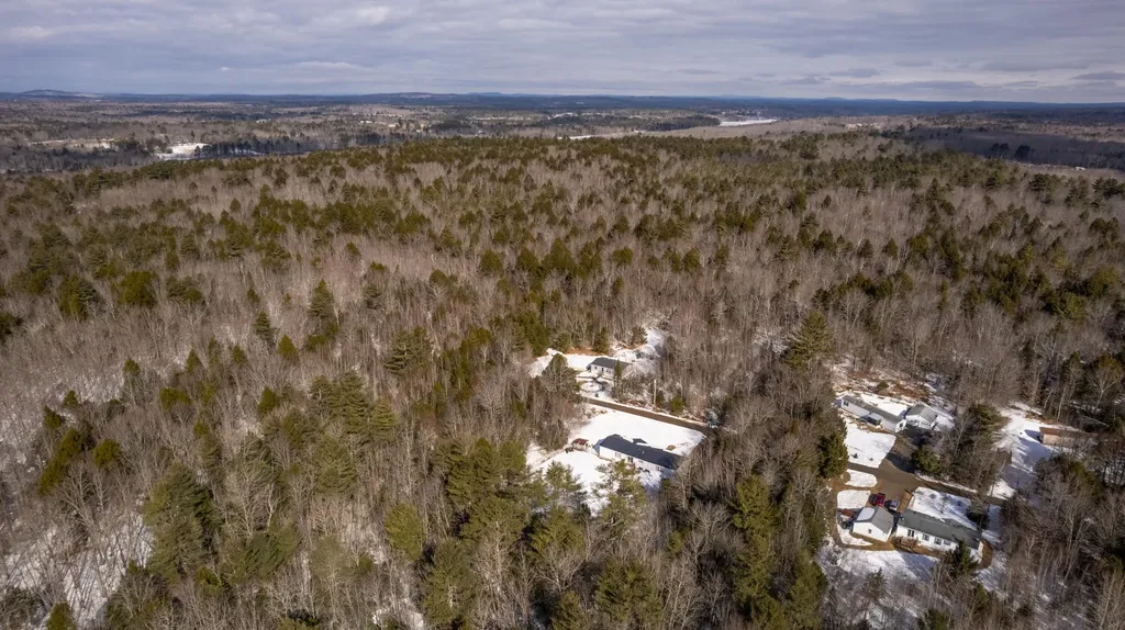64 Beechnut Ridge Lane Bowdoinham ME 04008
