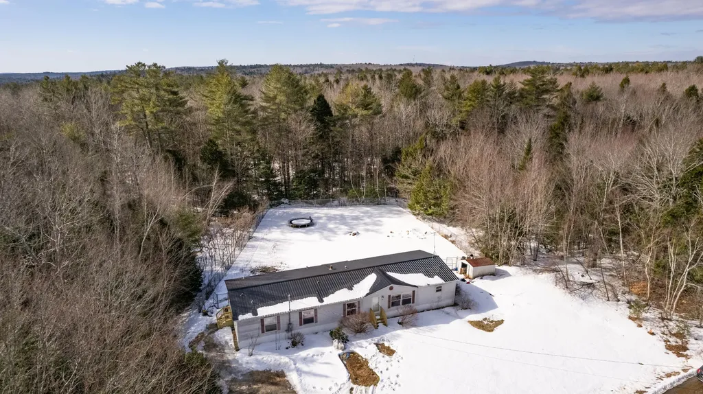 64 Beechnut Ridge Lane Bowdoinham ME 04008