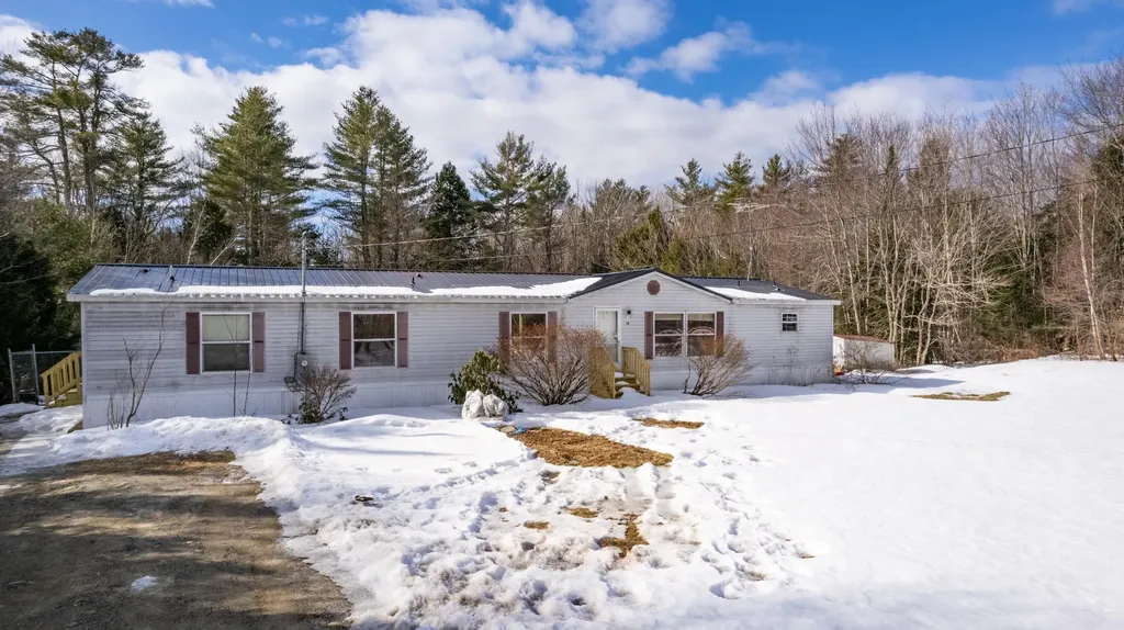 64 Beechnut Ridge Lane Bowdoinham ME 04008