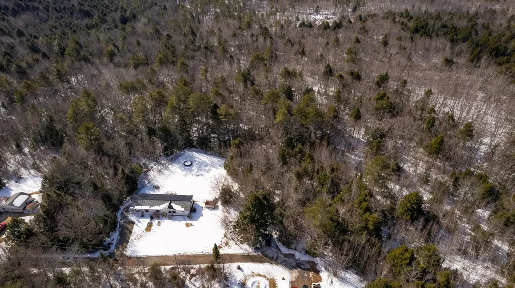 64 Beechnut Ridge Lane Bowdoinham ME 04008