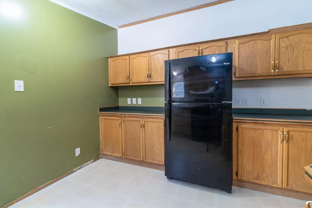 64 Beechnut Ridge Lane Bowdoinham ME 04008