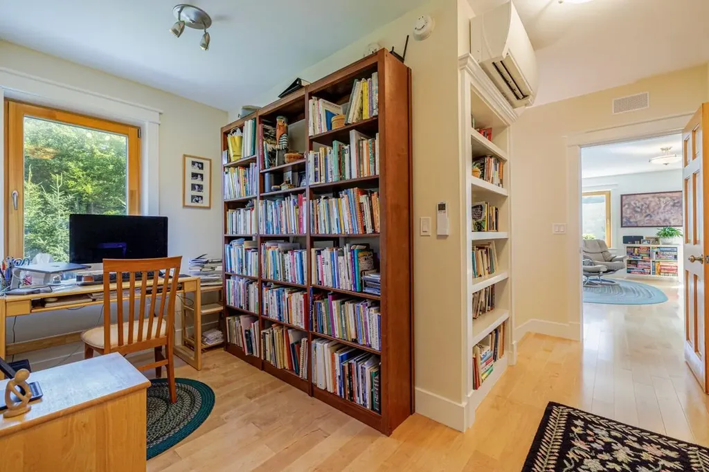 11 Goldfinch Lane Surry ME 04684