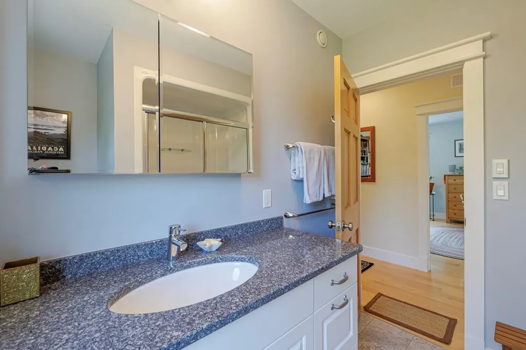 11 Goldfinch Lane Surry ME 04684