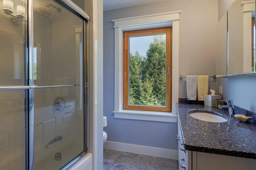 11 Goldfinch Lane Surry ME 04684