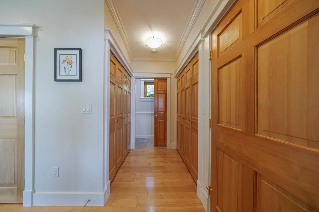 11 Goldfinch Lane Surry ME 04684