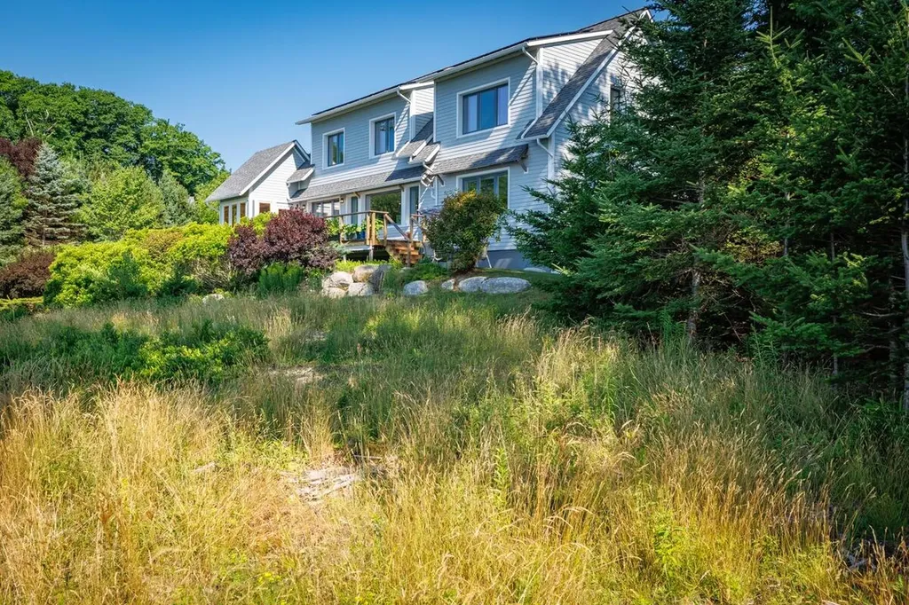 11 Goldfinch Lane Surry ME 04684