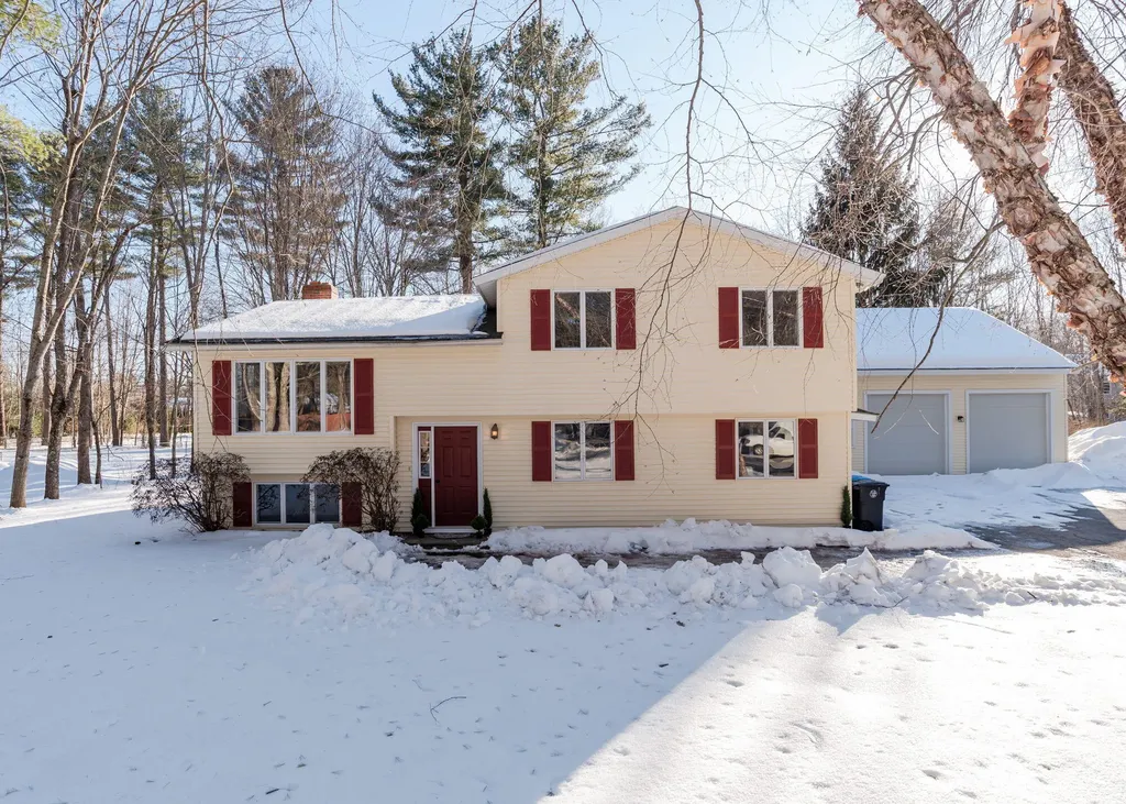 8 Forbes Lane Windham ME 04062