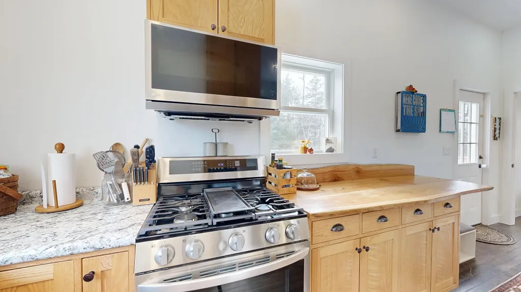 16 Ledges Way New Sharon ME 04360
