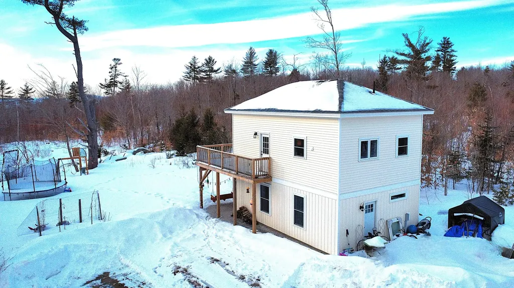 16 Ledges Way New Sharon ME 04360