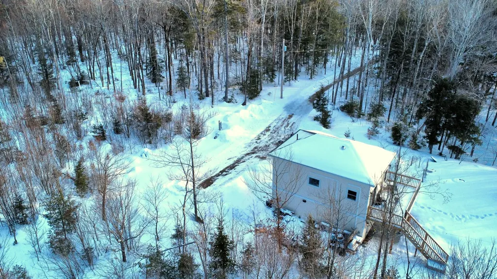 16 Ledges Way New Sharon ME 04360