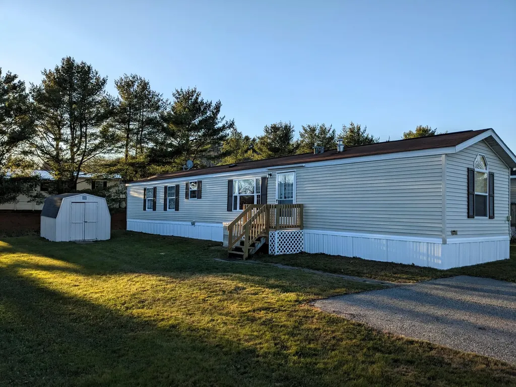 63 Autumn Lane Lewiston ME 04240